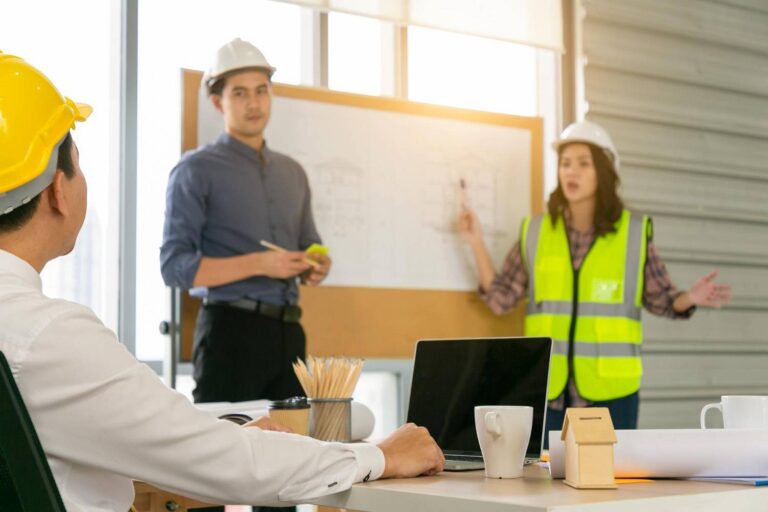 Ergonomia pracy w biurze – jak zadbać o zdrowie, komfort i bezpieczeństwo pracowników?