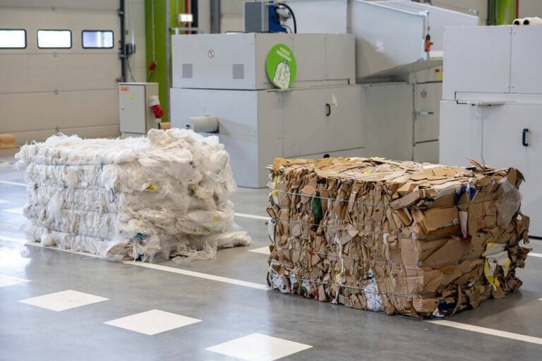 Jak lepiej wykorzystać miejsce do składowania odpadów w firmie?